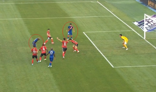  梅斯德比战万人空巷激情四射  