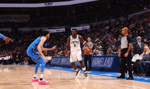  亚历山大关键时刻连得八分，雷霆逆转战胜国王队