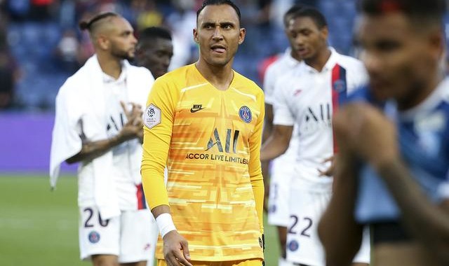  圣埃蒂安门将神勇发挥，多次扑救保住平局延续不败