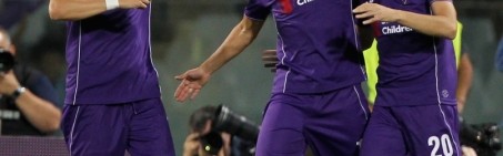  佛罗伦萨德比战火药味浓，紫百合与紫罗兰激烈碰撞