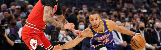  库里三分球里程碑，历史第一人  