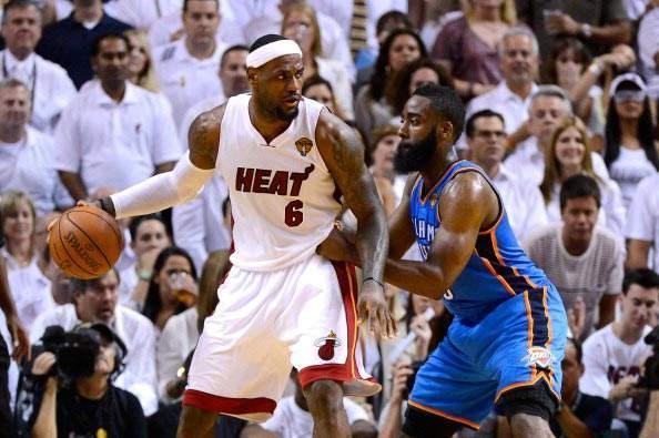  亚历山大全面发挥，雷霆力克快船保留季后赛悬念