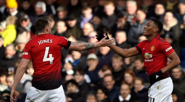  阿森纳客场战平曼联，争四格局愈发胶着难解