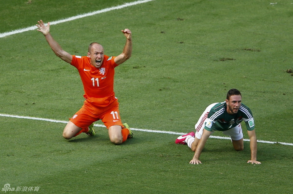  欧塞尔门线悬案引争议，裁判判罚改变走势